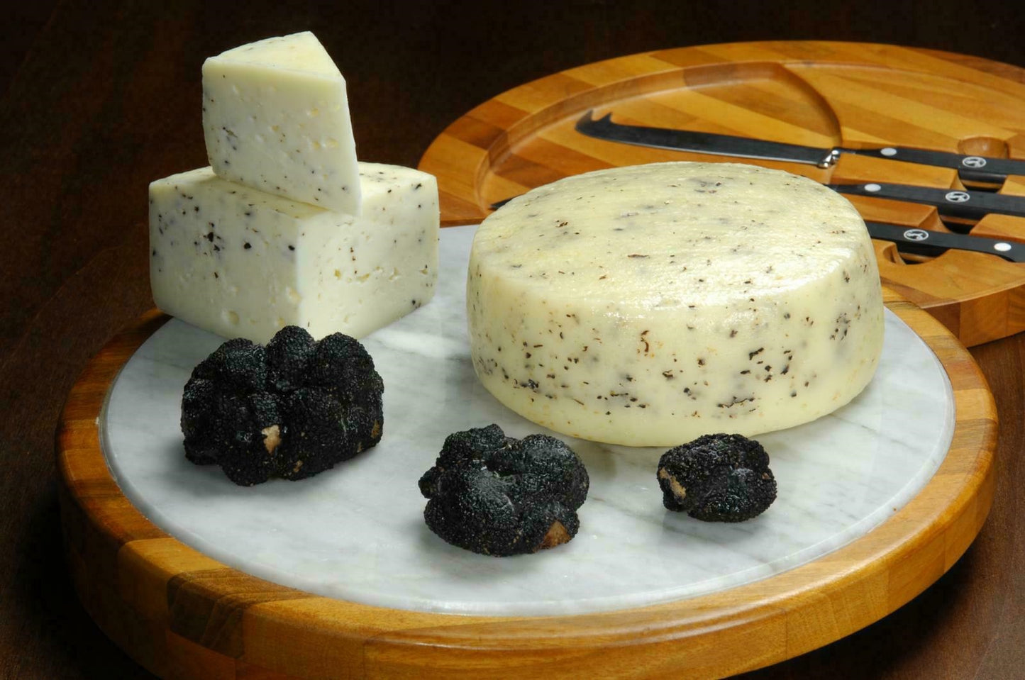 Caciotta al Tartufo formaggio semiduro 300 gr.